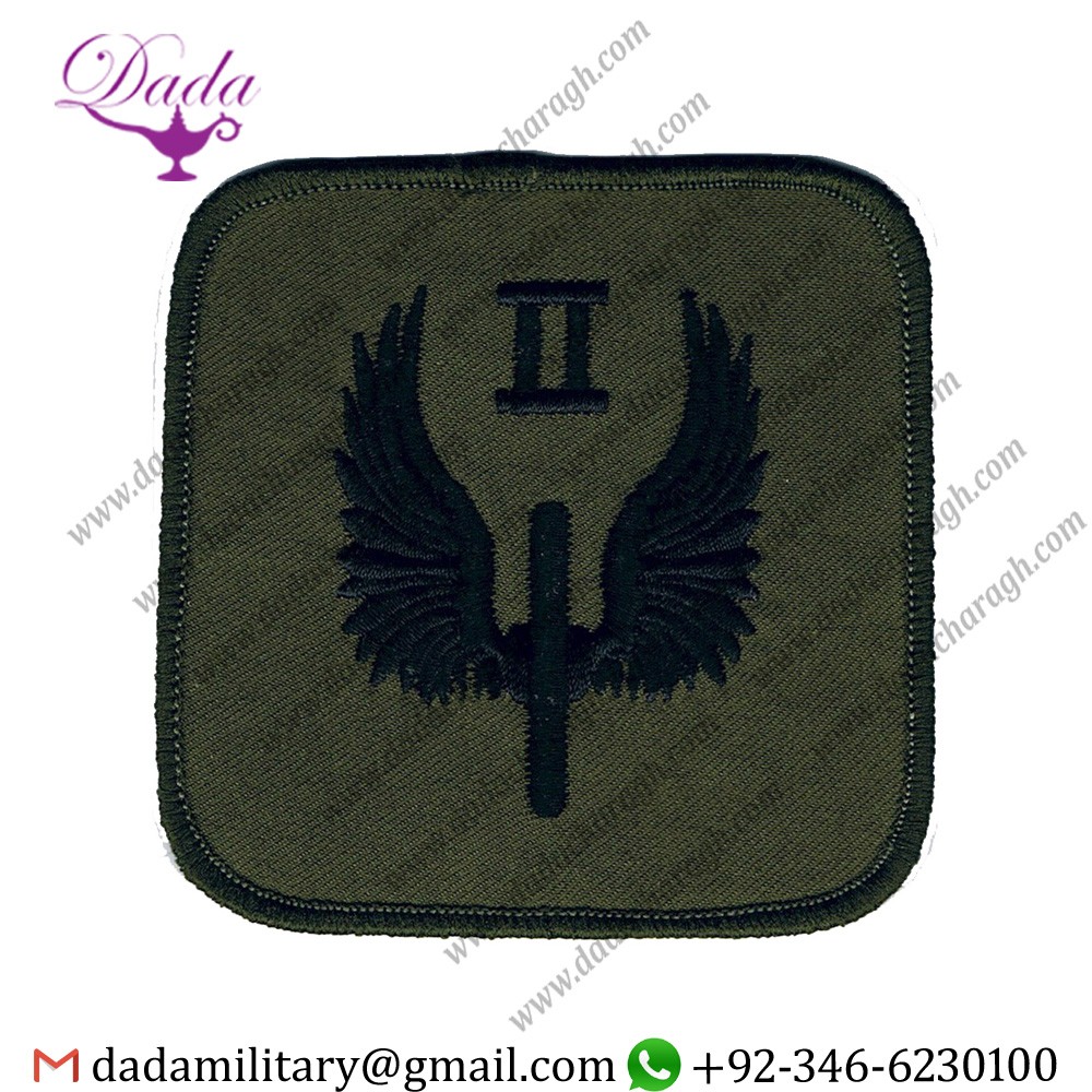 7038-1.jpg RAF REGIMENT - 2(PARACHUTE) SQUADRON - LARGE II OVER WINGED WHEEL EMBROIDERED PARACHUTE DZ (DROP-ZONE) PATCH - Image 1